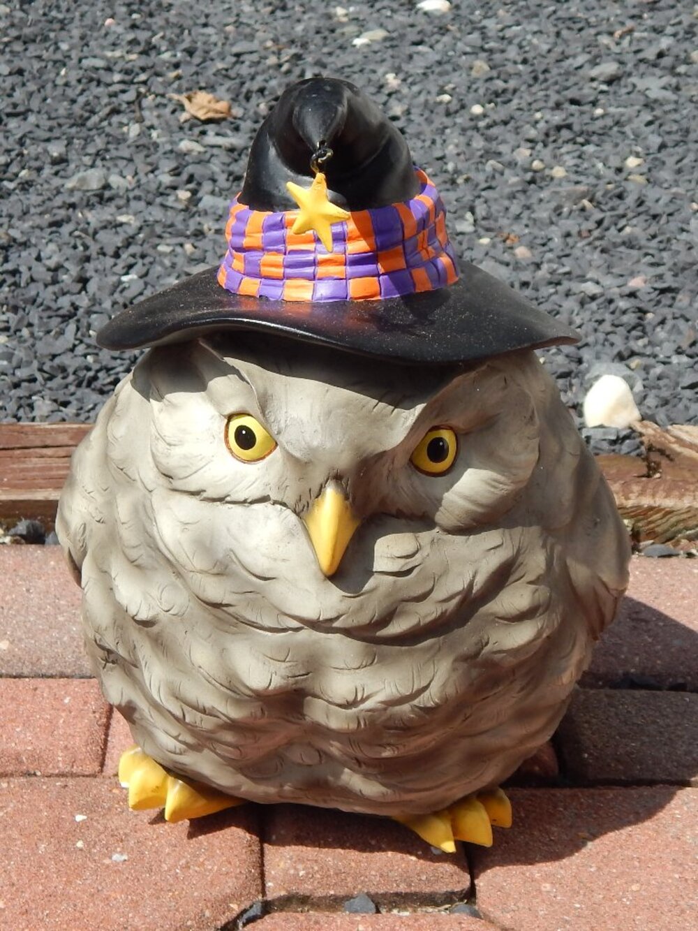 Resin Owl Figurine Halloween Decor with Wizard Hat 5.5" Tall